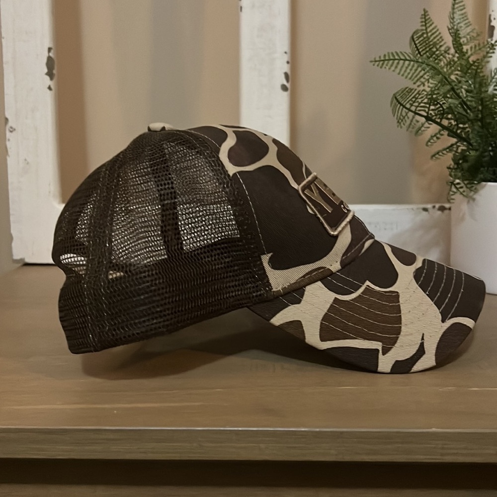 YETI  Camo SnapBack hat - Picture 4 of 7